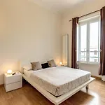 Floor 6 By Dot Suites